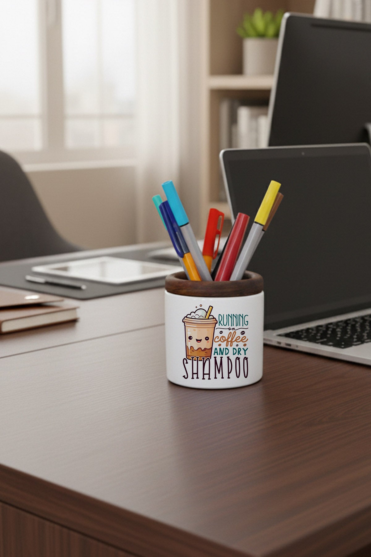 Good ThIngs Happen Over Coffee tasarımlı seramik kalemlik