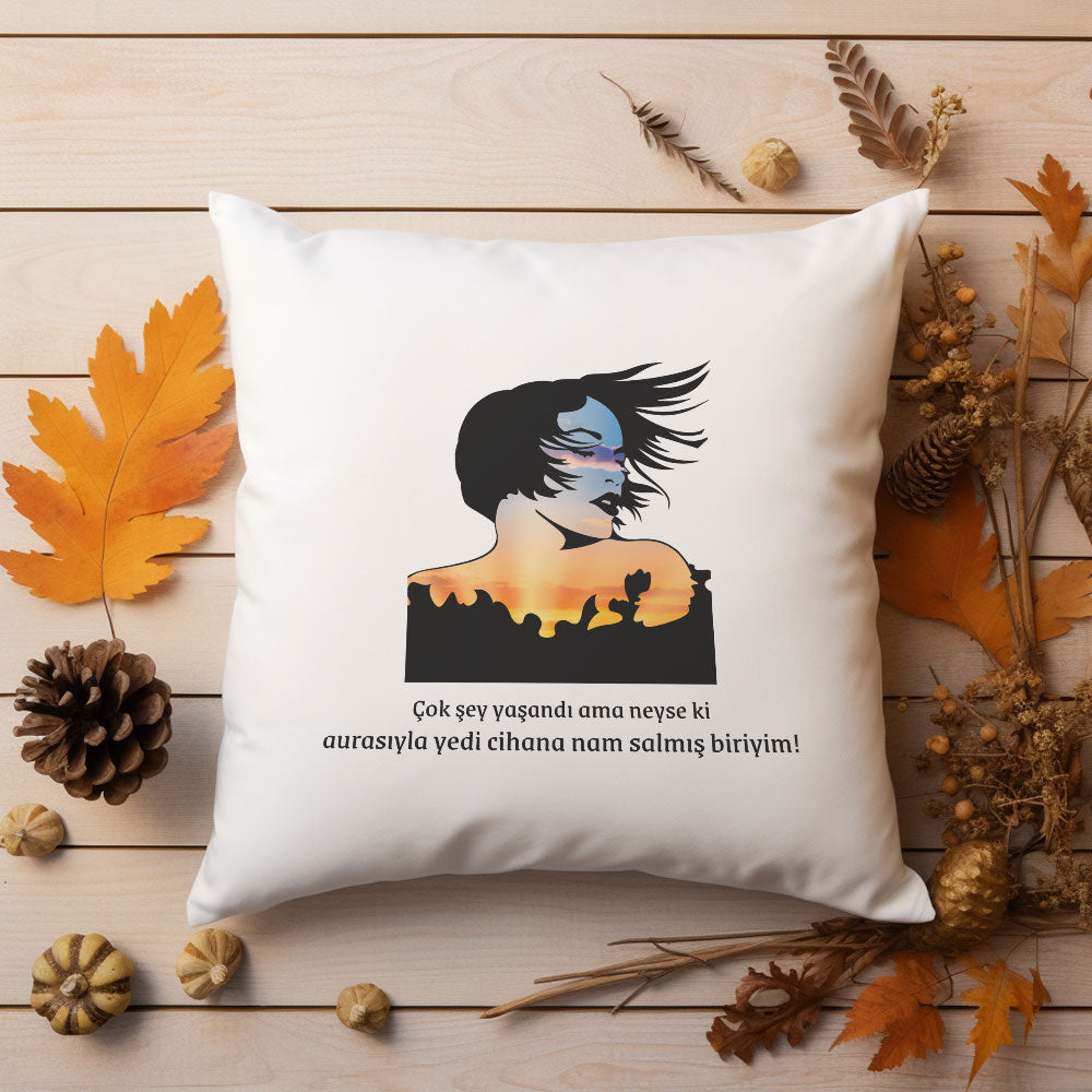 aurasiyla-yedi-cihana-nam-salmis-biriyim-baskili-hediyelik-elyaf-dolgulu-saten-dekoratif-yastik