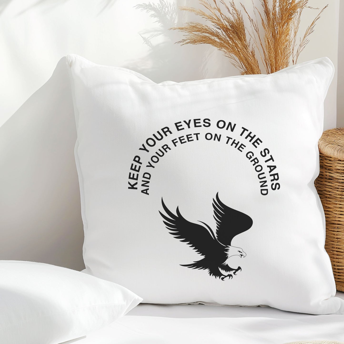 keep-your-eyes-on-the-stars-baskili-motivasyon-hediyelik-elyaf-saten-dekoratif-yastik