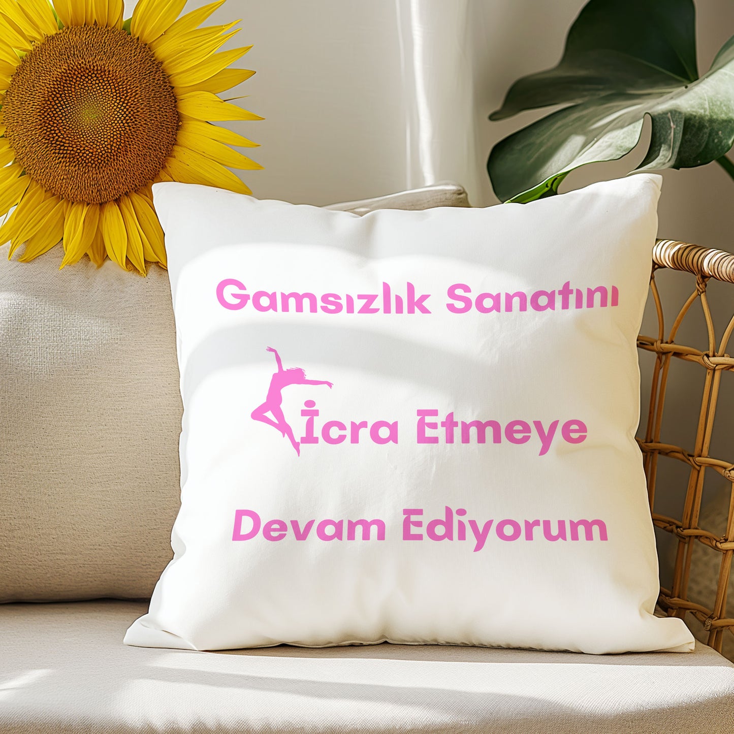 gamsizlik-sanatini-icra-etmeye-devam-ediyorum-baskili-komik-hediyelik-elyaf-saten-dekoratif-yastik
