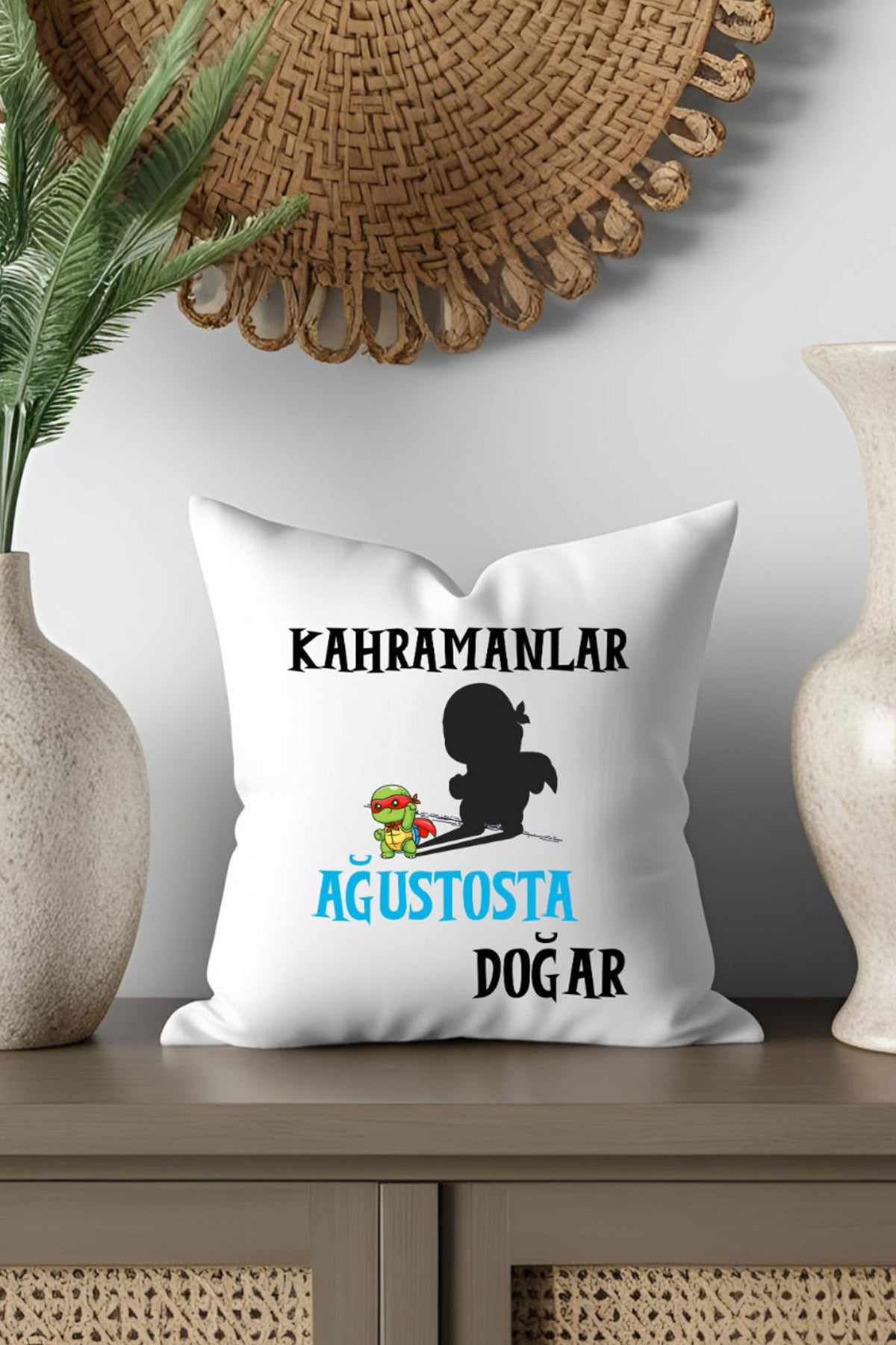 kahramanlar-bu-ayda-dogar-baskili-es,-sevgili,-arkadas-baba-hediyelik-saten-mini-dekoratif-yastik