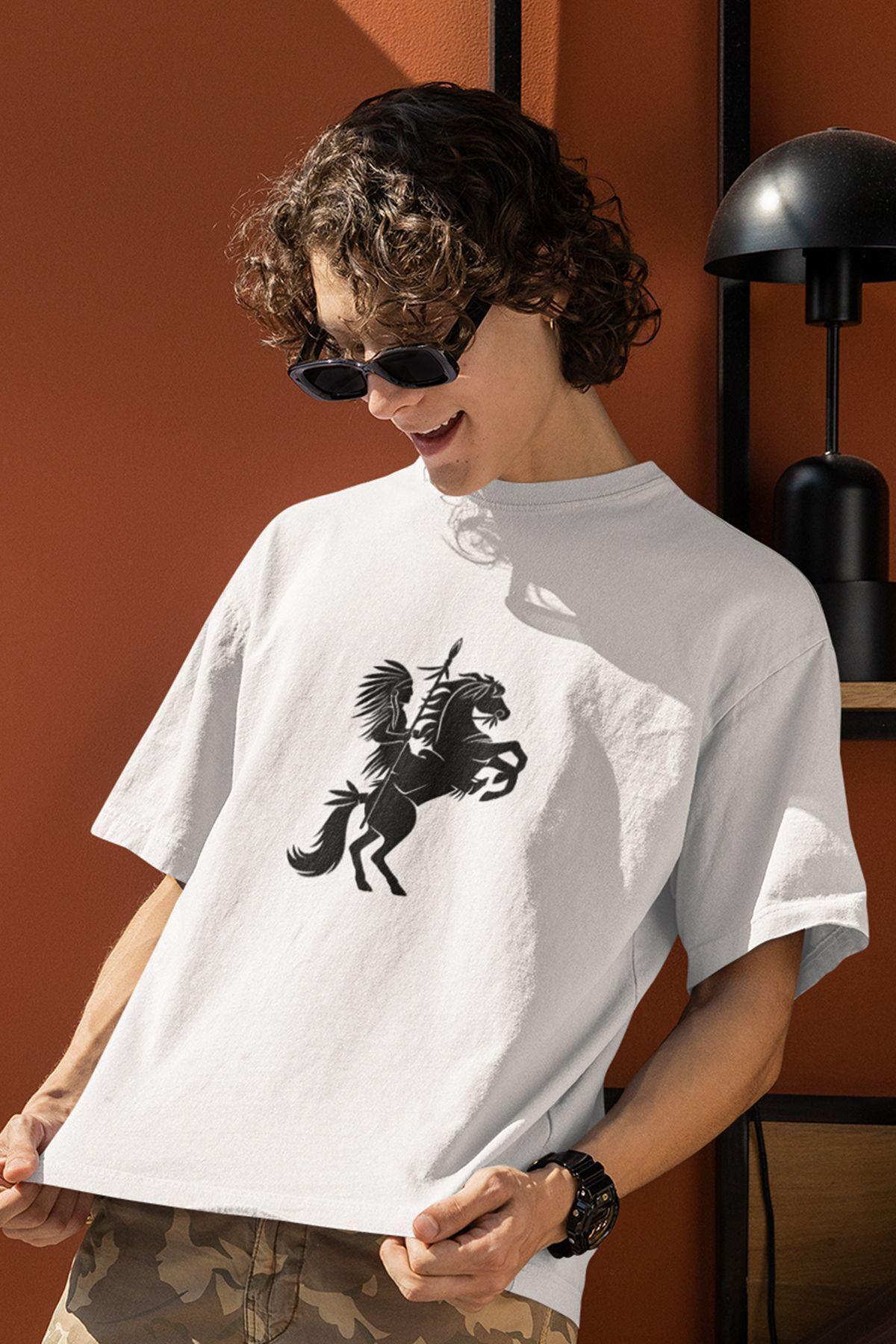 At ve Kızılderili Baskılı Beyaz Unisex T-Shirt