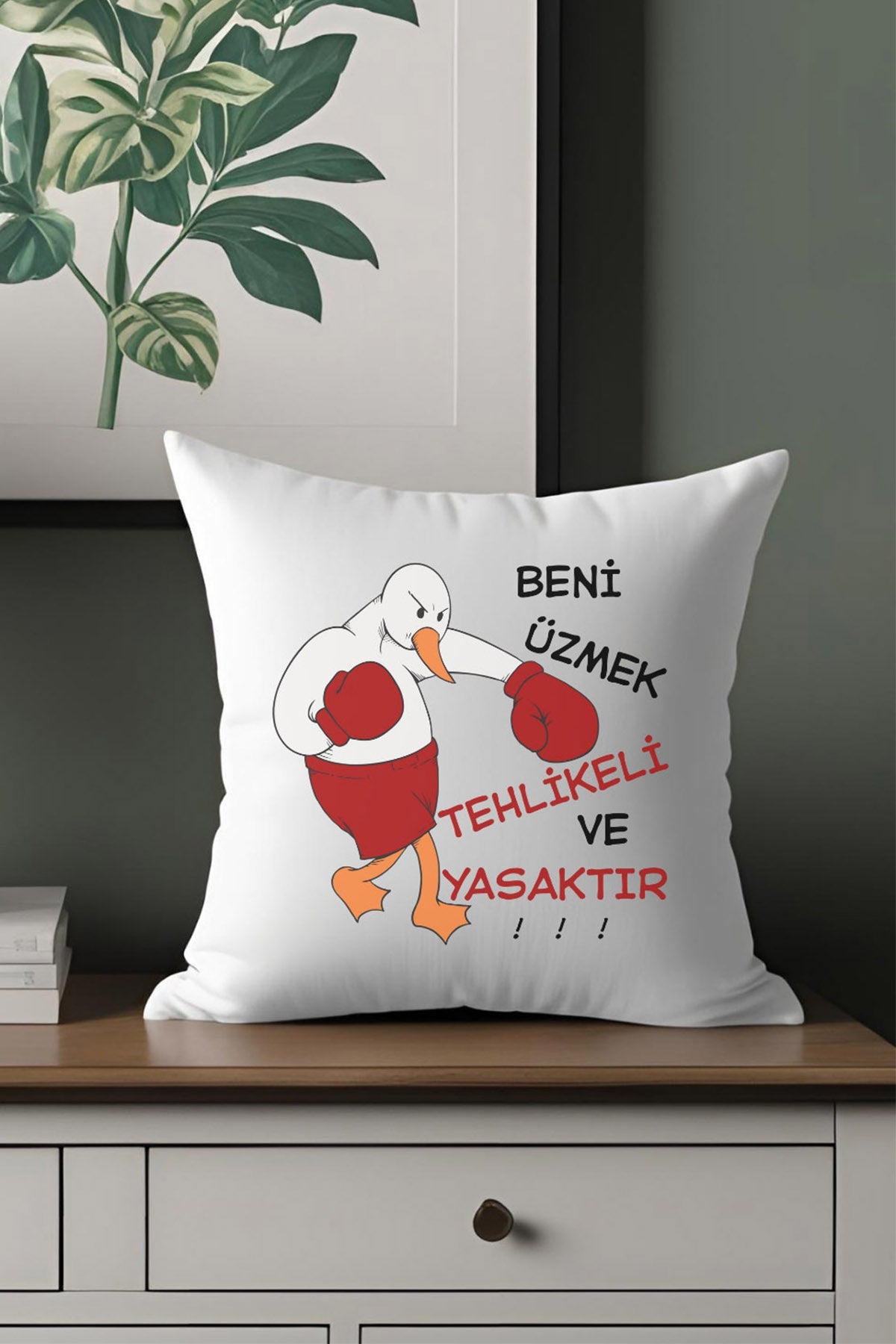 beni-üzmek-tehlikeli-ve-yasaktir-baskili-eglenceli-hediyelik-elyaf-dolgulu-satendekoratifmini-yastik