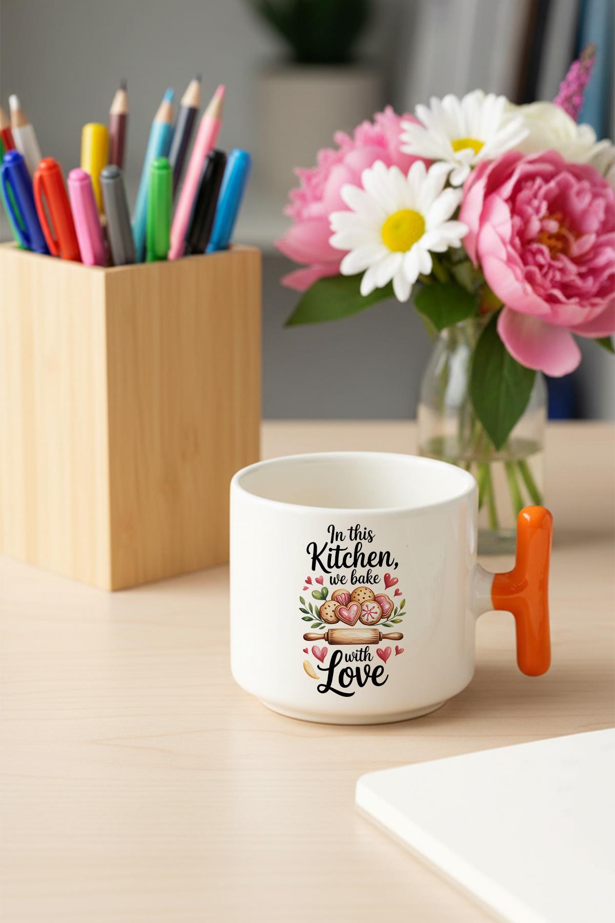 In This Kitchen We Baked With Love Baskılı Hediyelik T Kulplu Latte Fincanı Kupa Bardak