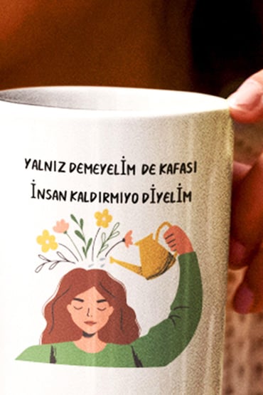 Kafası İnsan Kaldırmıyo Diyelim Baskılı Hediyelik Eğlenceli Komik Beyaz Kupa Bardak