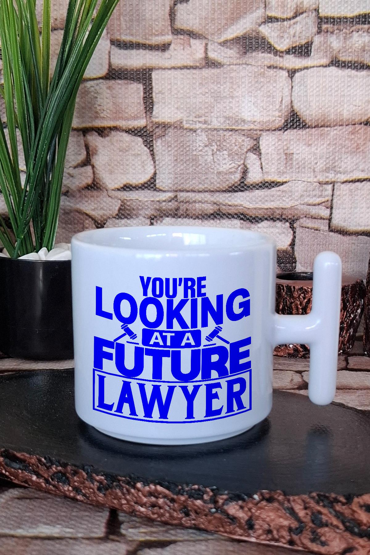 Looking At Future Lawyer Baskılı Hukuk Öğrencisi Hediye Baskılı T Kulplu Latte Fincanı Kupa Bardak