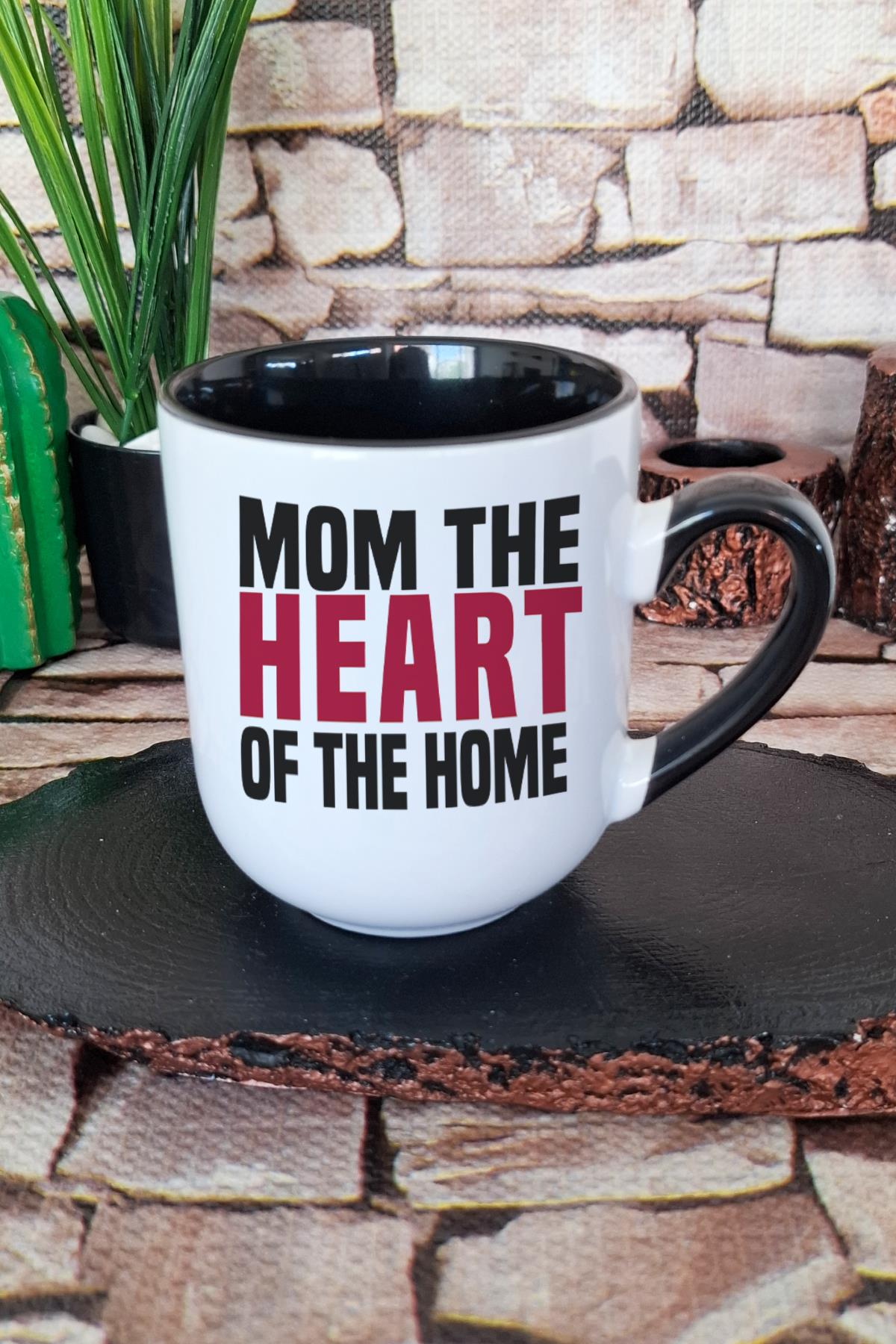 Mom The Heart Of The Home Anneler Günü Hediye Baskılı İçi ve Kulpu Siyah Premium Kupa Bardak