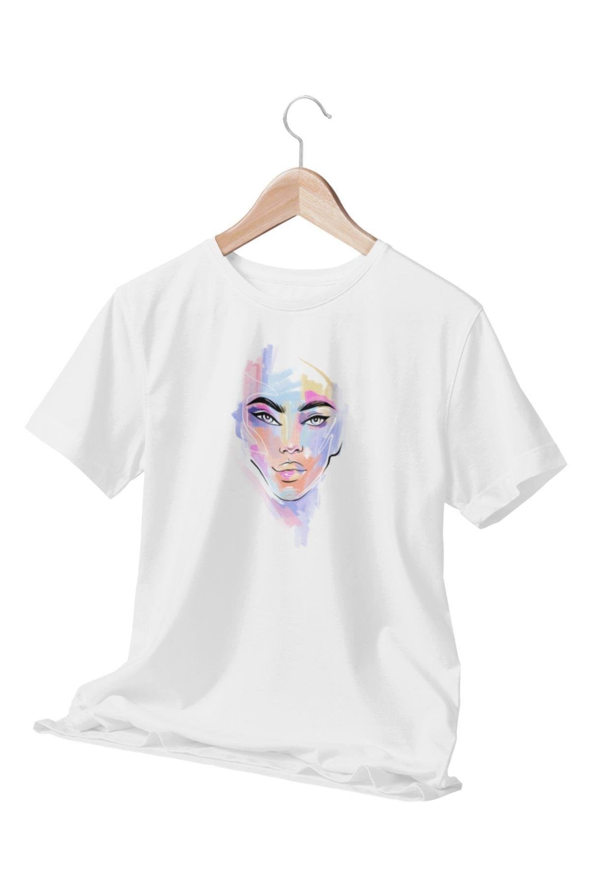 Renkli Kadın Portresi Baskılı Beyaz T-shirt