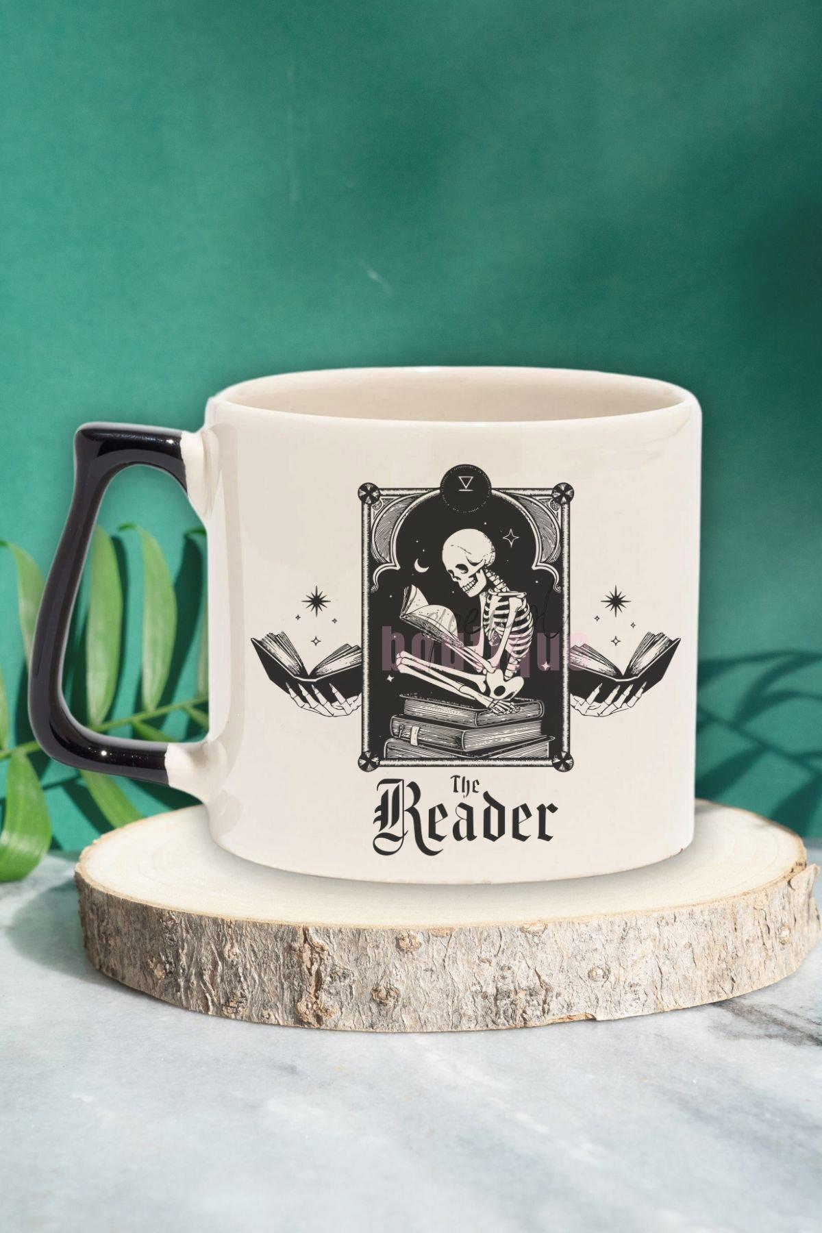 The Reader Klasik Baskılı Kitap Sever Okuyucu Hediyelik Siyah Kulplu Kupa Bardak
