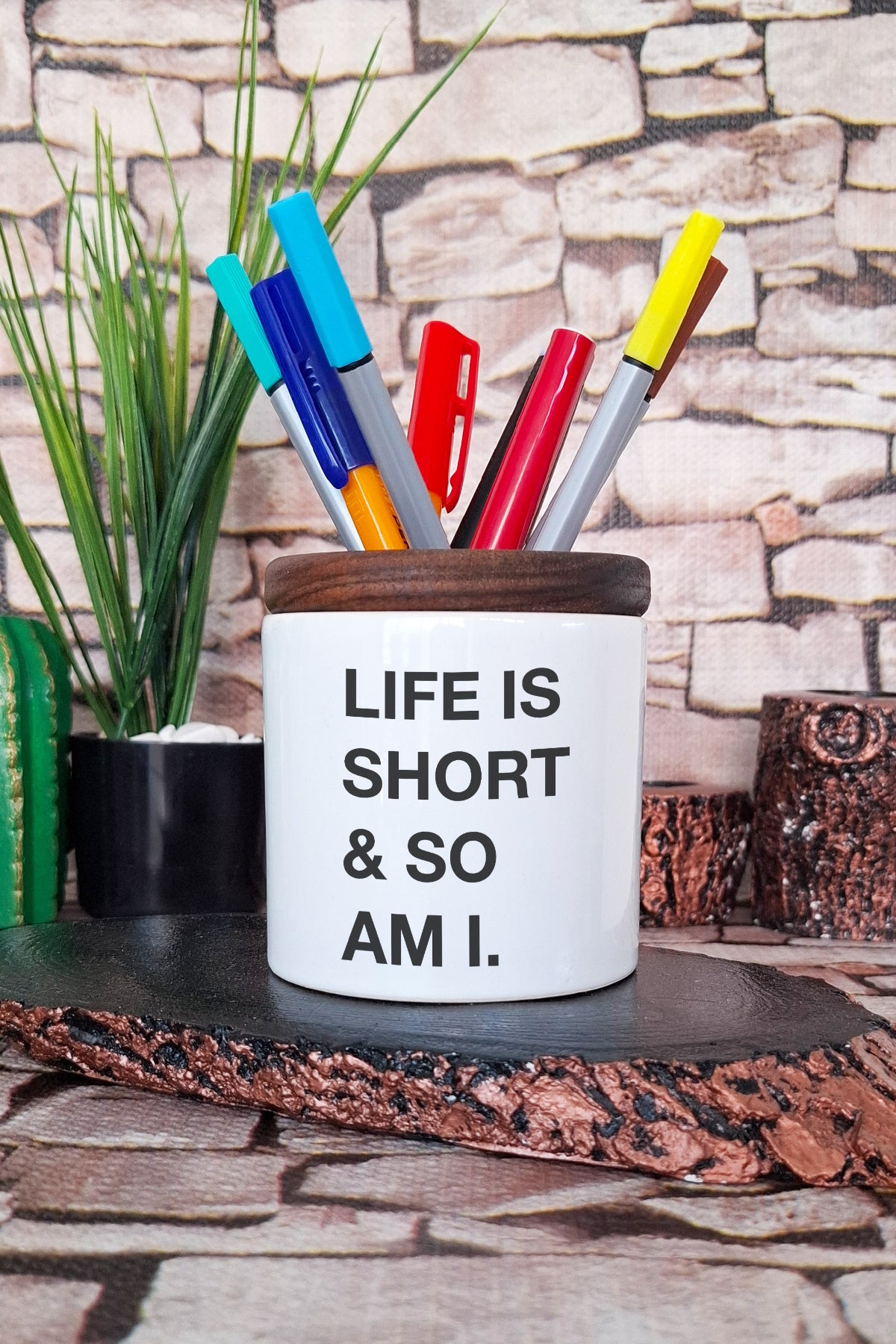 Life Is Short So Am I Kısa Arkadaş Eğlenceli Şaka Hediye tasarımlı seramik kalemlik