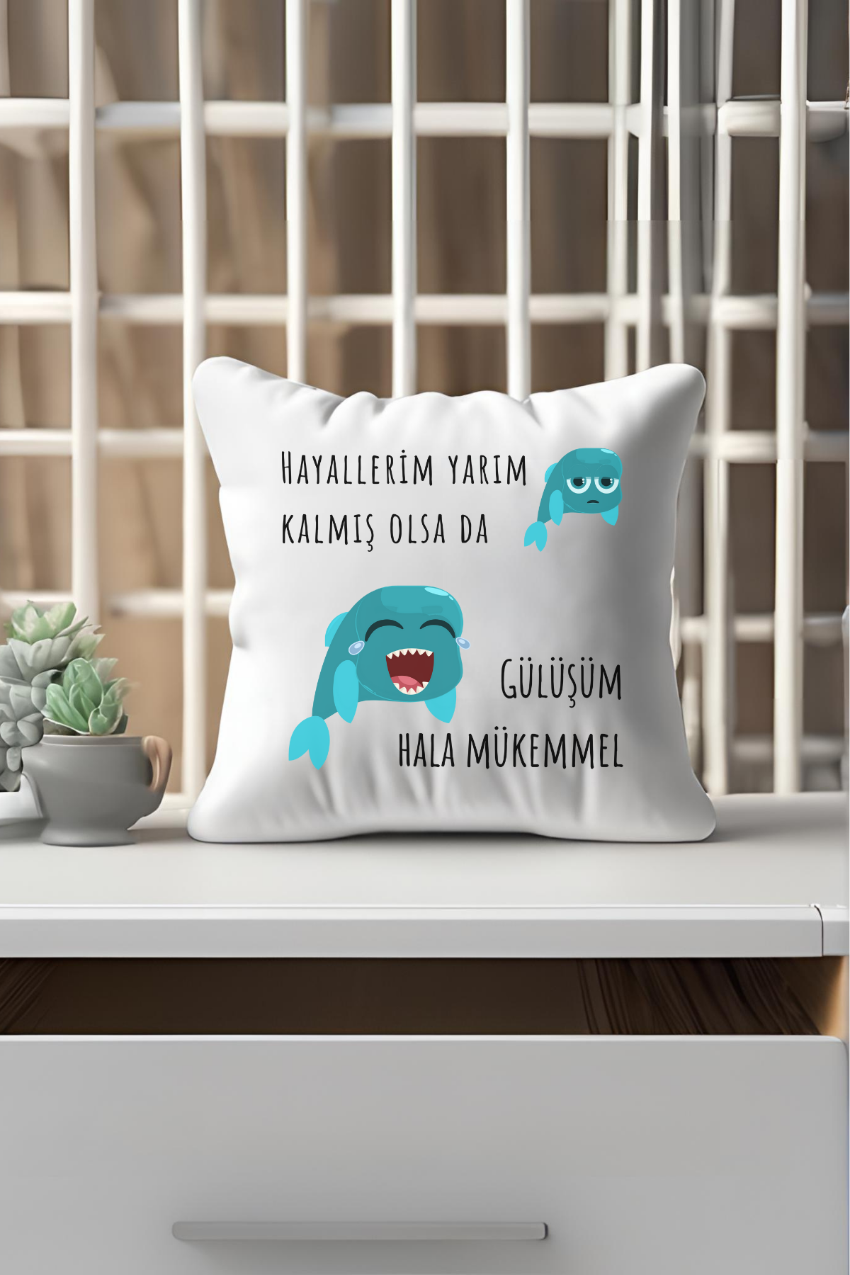 gulusum-hâlâ-mukemmel-baskili-eglenceli-hediyelik-elyaf-dolgulu-saten-dekoratifmini-yastik