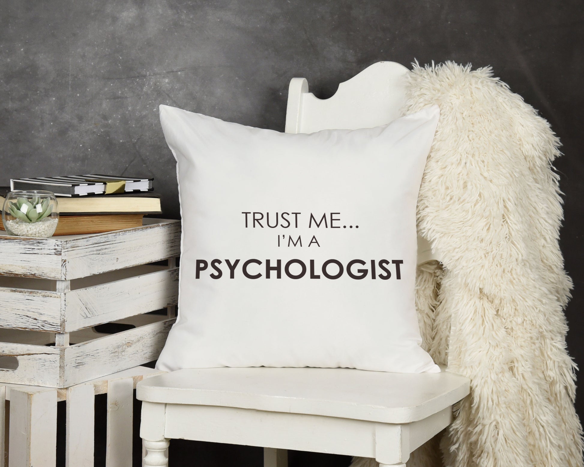 trust-me-ı'm-a-psychologist-baskili-psikolog-hediyelik-elyaf-dolgulu-dekoratif-yastik