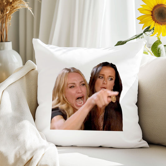 kylie-richards-baskili-komik-hediyelik-elyaf-dolgulu-dekoratif-yastik