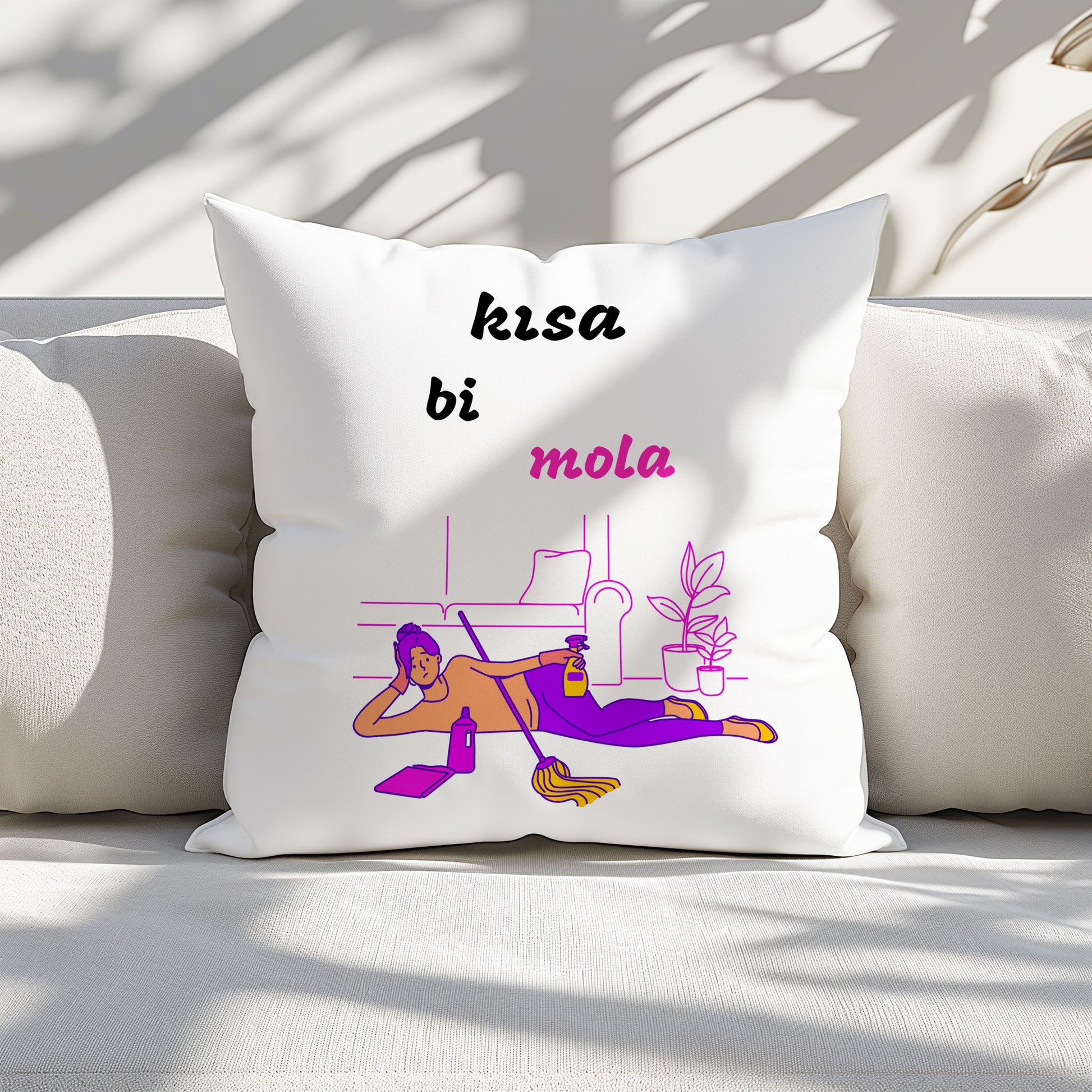 kisa-bi-mola-baskili-komik-hediyelik-elyaf-dolgulu-saten-dekoratif-yastik