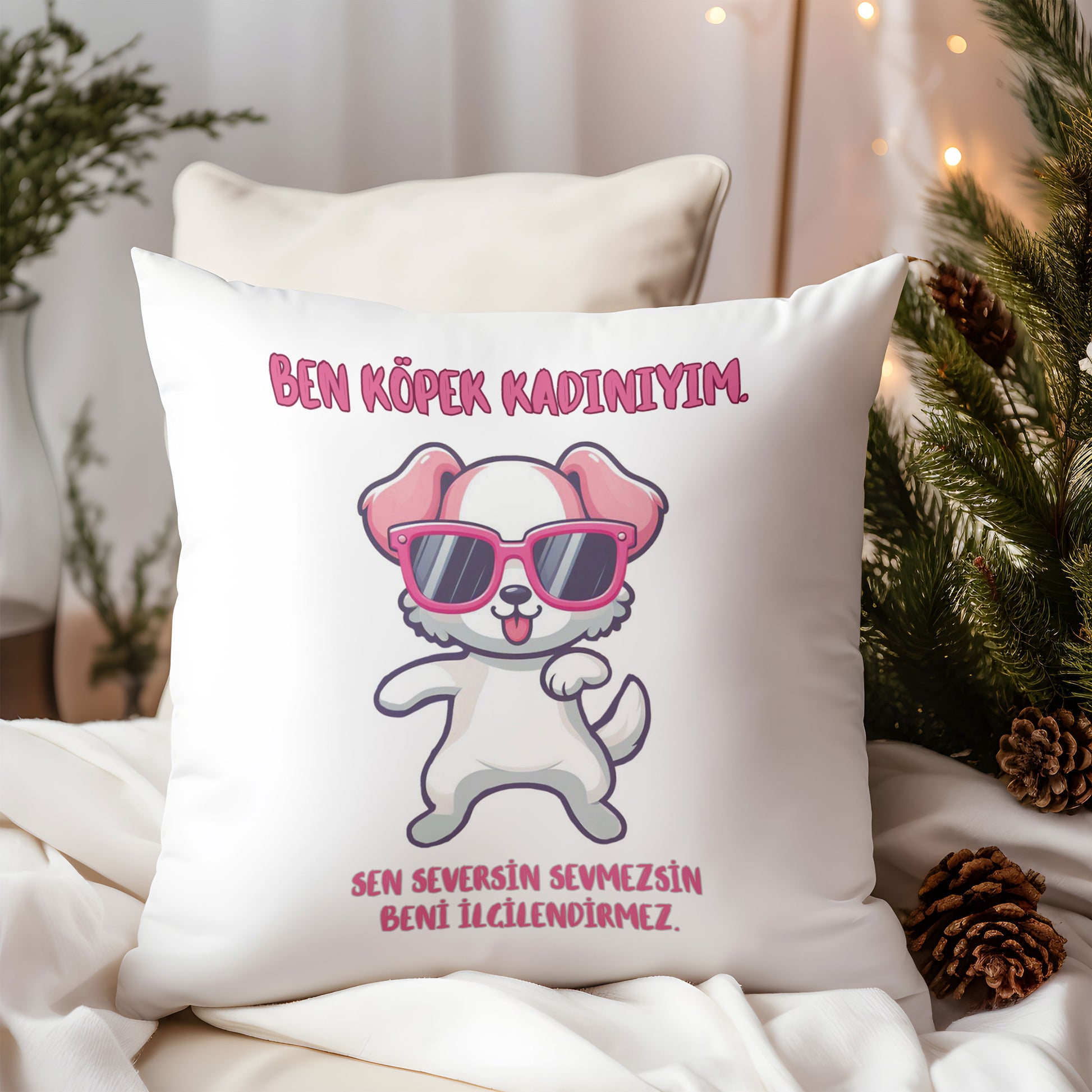 ben-kopek-kadiniyim-baskili-komik-hediyelik-elyaf-dolgulu-saten-dekoratif-yastik