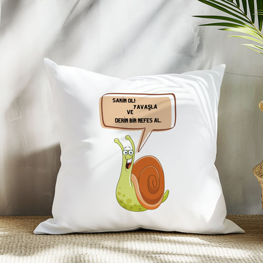 sakin-ol-yavasla-baskili-motivasyon-hediyelik-elyaf-dolgulu-saten-dekoratif-yastik