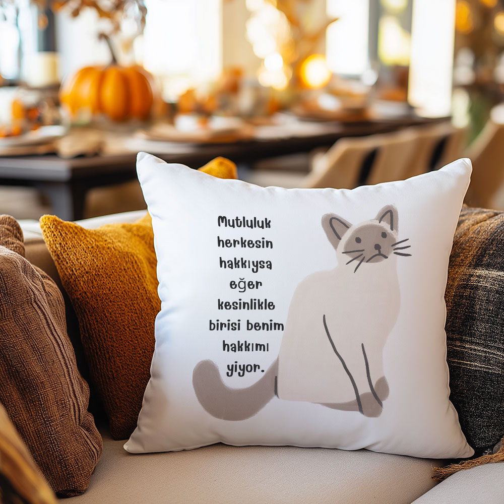 mutluluk-herkesin-hakkiysa-baskili-komik-hediyelik-elyaf-dolgulu-saten-dekoratif-yastik