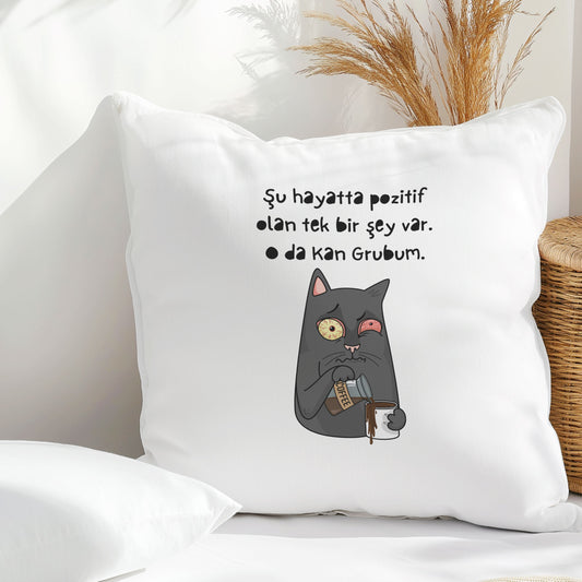 tek-pozitif-olan-kan-grubum-baskili-komik-hediyelik-elyaf-dolgulu-saten-dekoratif-yastik