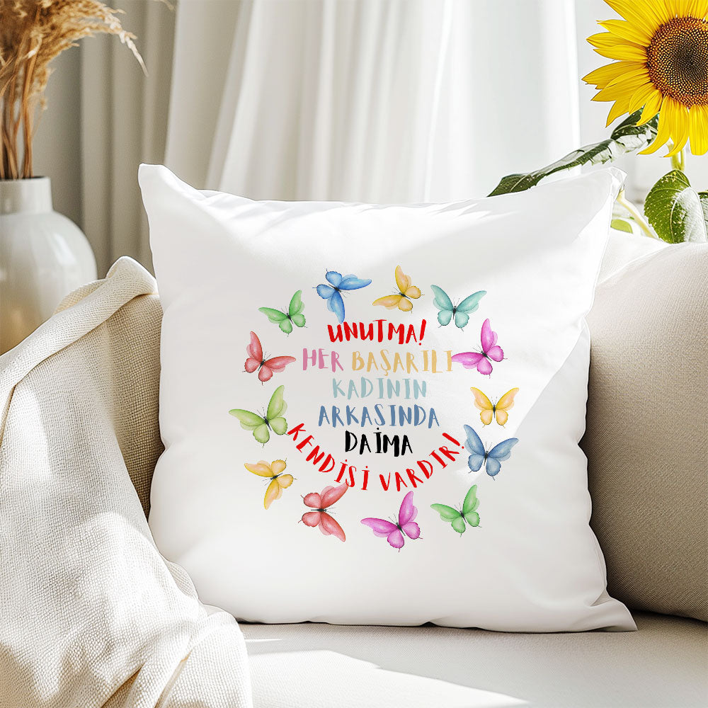 her-basarili-kadinin-arkasinda-kendisi-vardir-baskili-motivasyon-hediyelik-saten-dekoratif-yastik