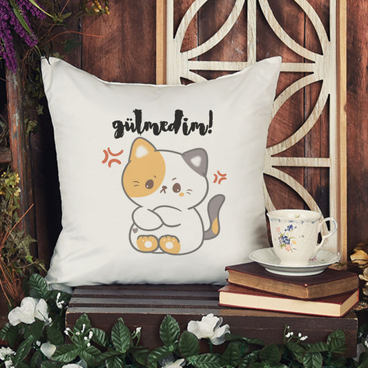 gitgide-konudan-uzaklasiyorum-baskili-komik-hediyelik-elyaf-saten-dekoratif-yastik