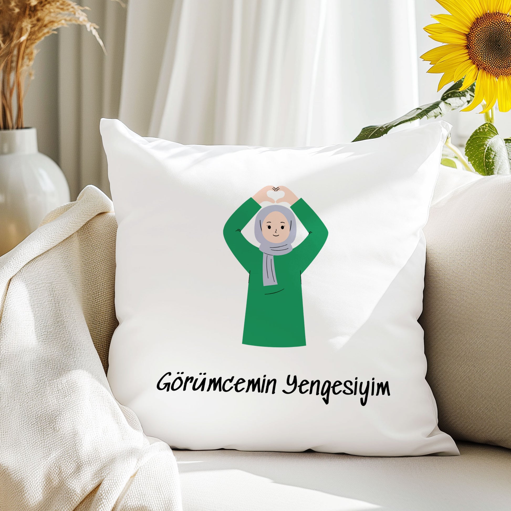 gorumcemin-yengesiyim-baskili-hediyelik-elyaf-saten-dekoratif-yastik