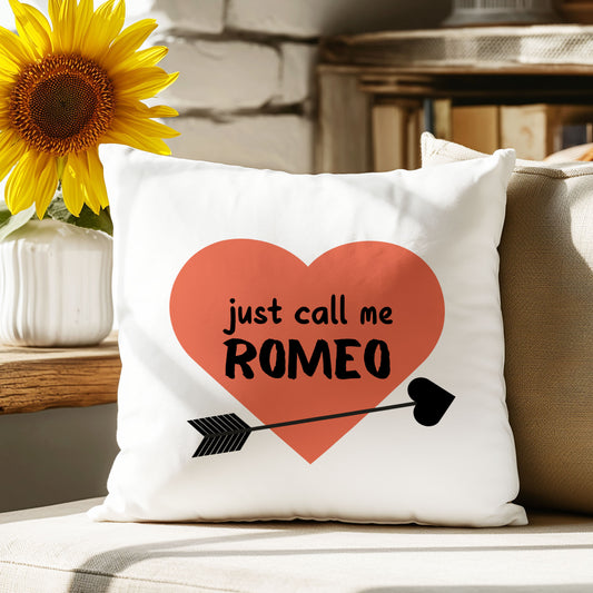 just-call-me-romeo-baskili-es-sevgili-romantik-hediyelik-elyaf-saten-dekoratif-yastik