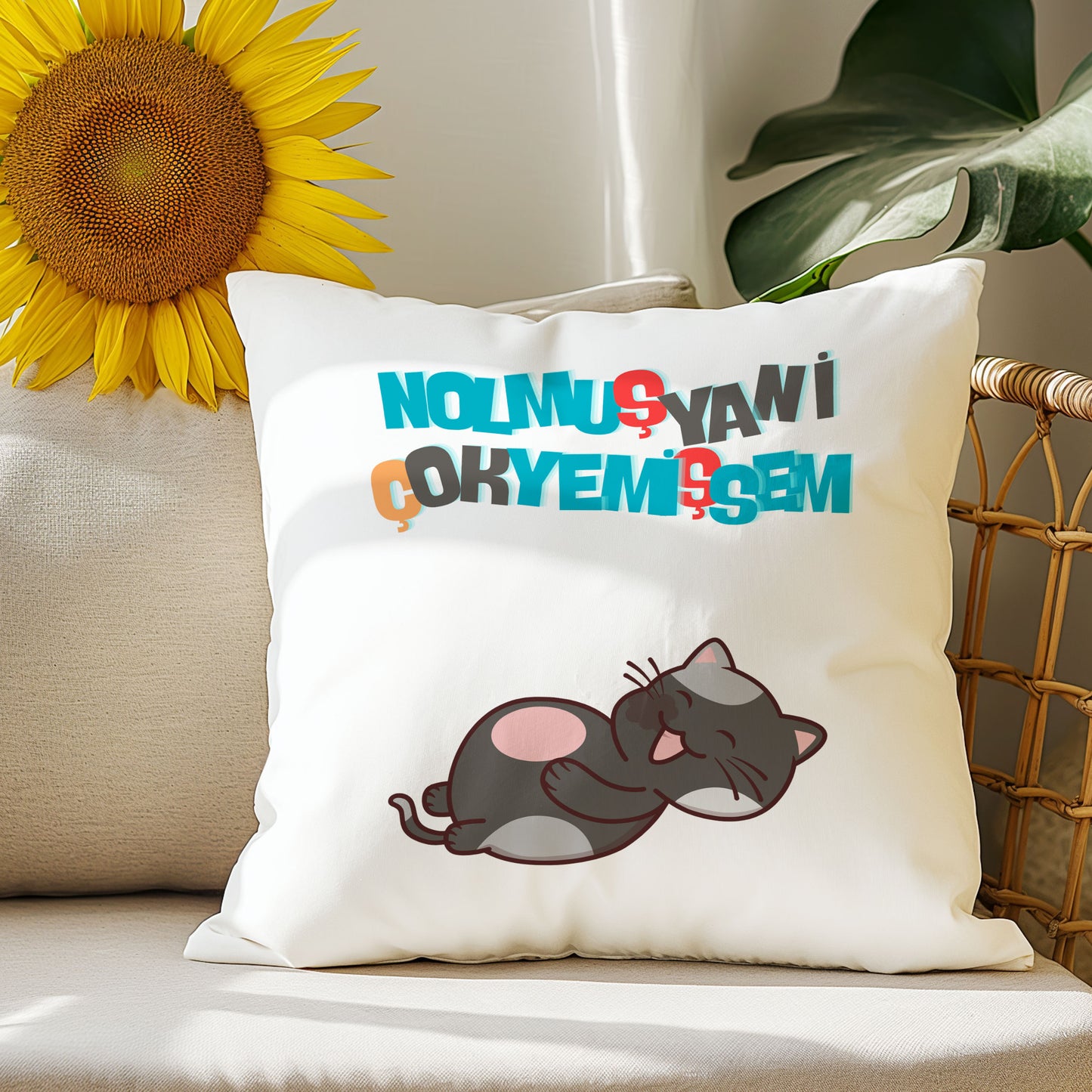 nolmus-çok-yemissem-baskili-komik-hediyelik-elyaf-saten-dekoratif-yastik