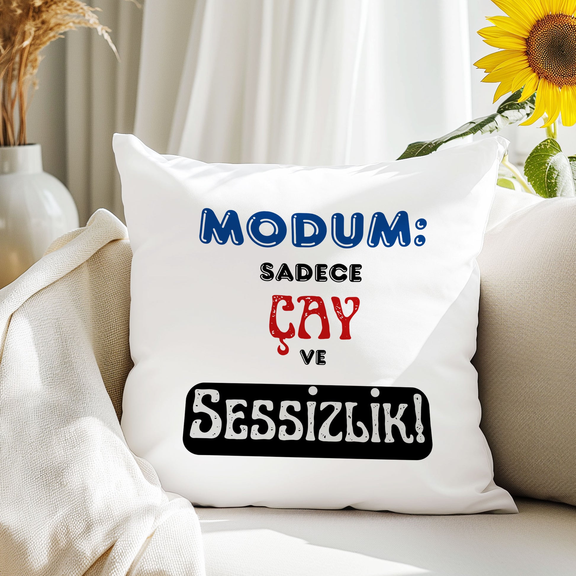 modum-sadece-çay-ve-sessizlik-baskili-komik-hediyelik-elyaf-saten-dekoratif-yastik