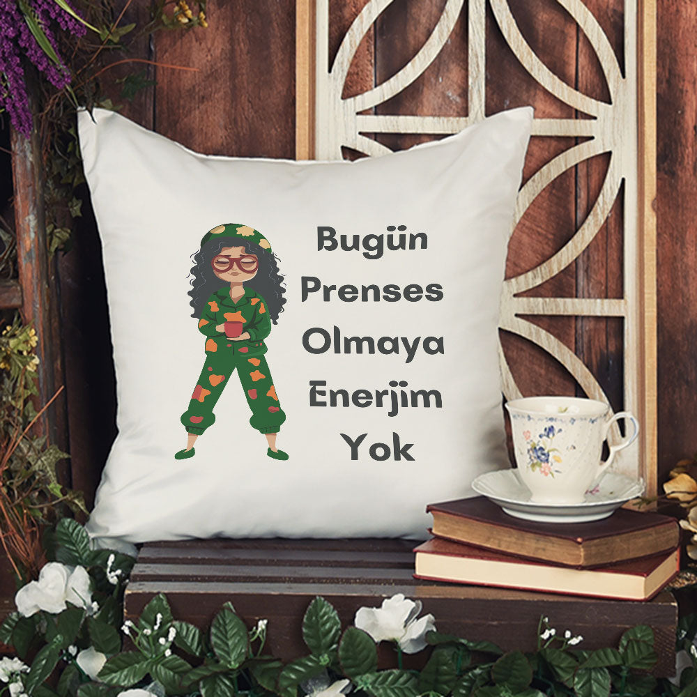 bugun-prenses-olmaya-enerjim-yok-baskili-komik-hediyelik-elyaf-saten-dekoratif-yastik