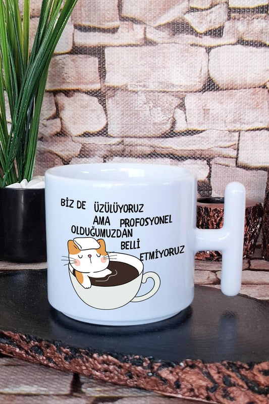 Biz de Üzülüyoruz, Belli Etmiyoruz-Kedi Baskılı EğlenceliT Kulplu Latte Fincanı Kupa Bardak
