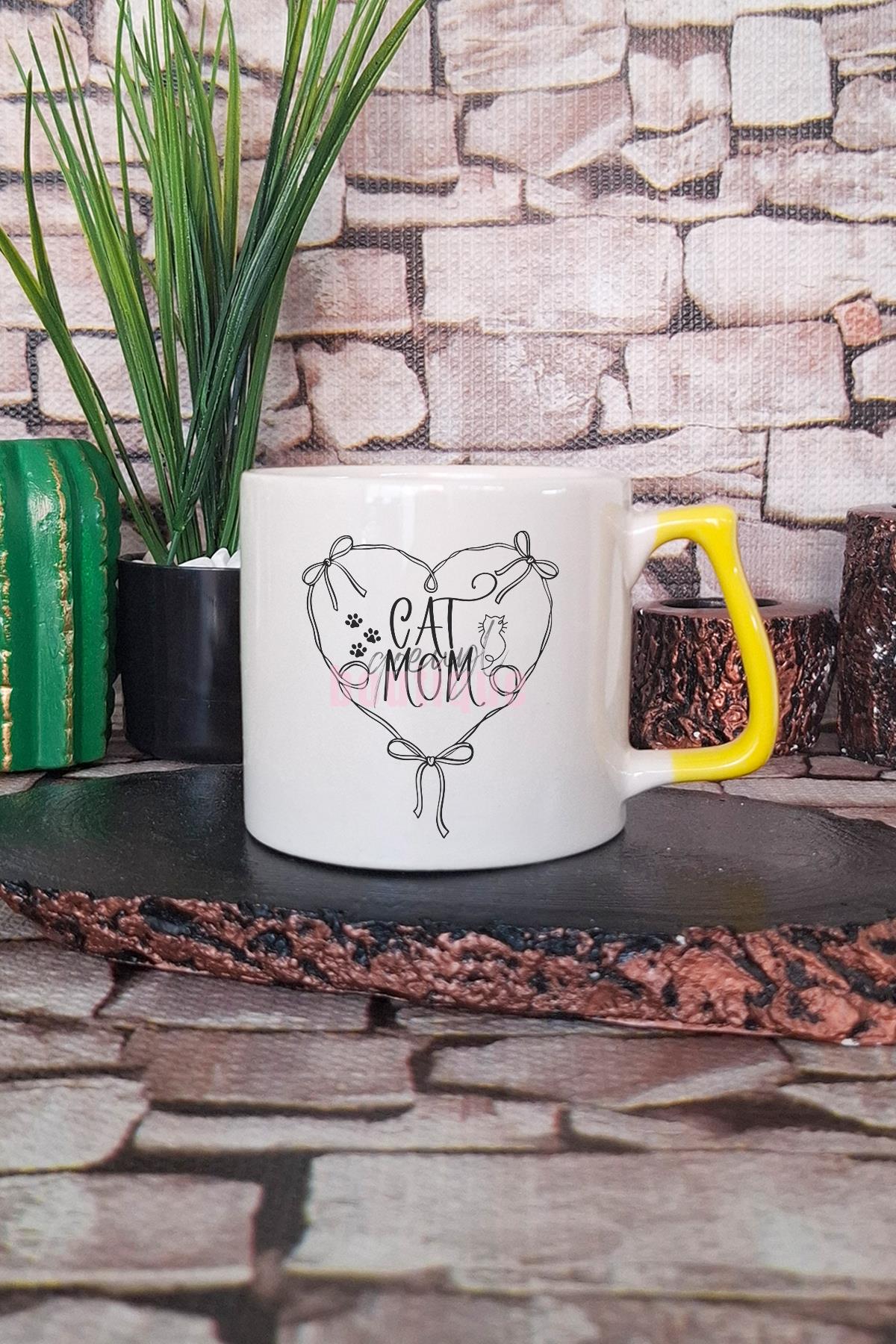 Cat Mom Yazılı Kedi Annesi Kedisever Sevgi Hediyelik Kulplu Kupa Bardak