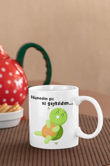Düşmedim Gız Gaykıldım-Kaplumbağa Baskılı Eğlenceli Komik Hediyelik Beyaz Kupa Bardak