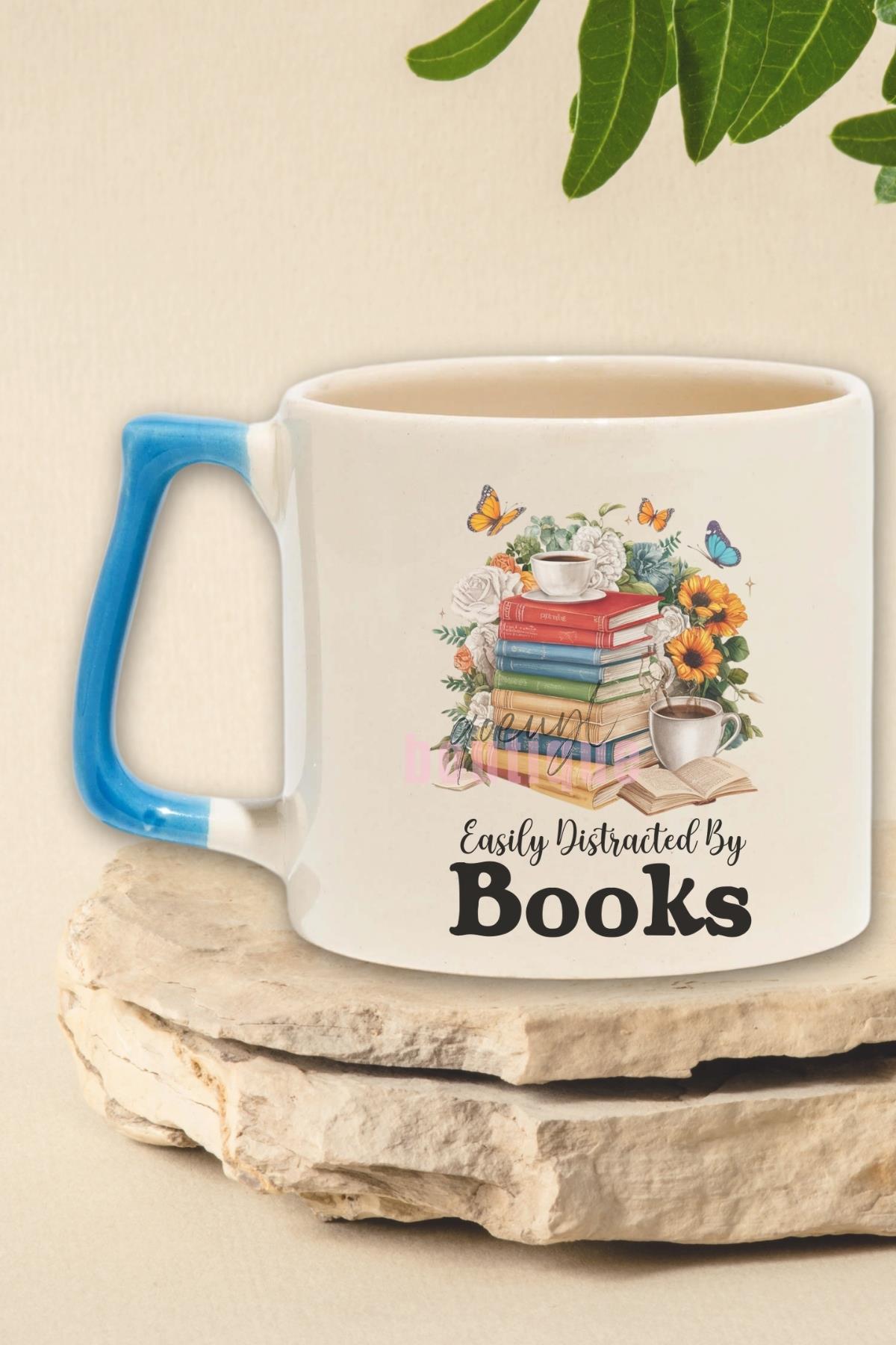 Easy Distracted By Books Temalı Kitap Sever Odak Sorunu Hediyelik Kulplu Kupa Bardak