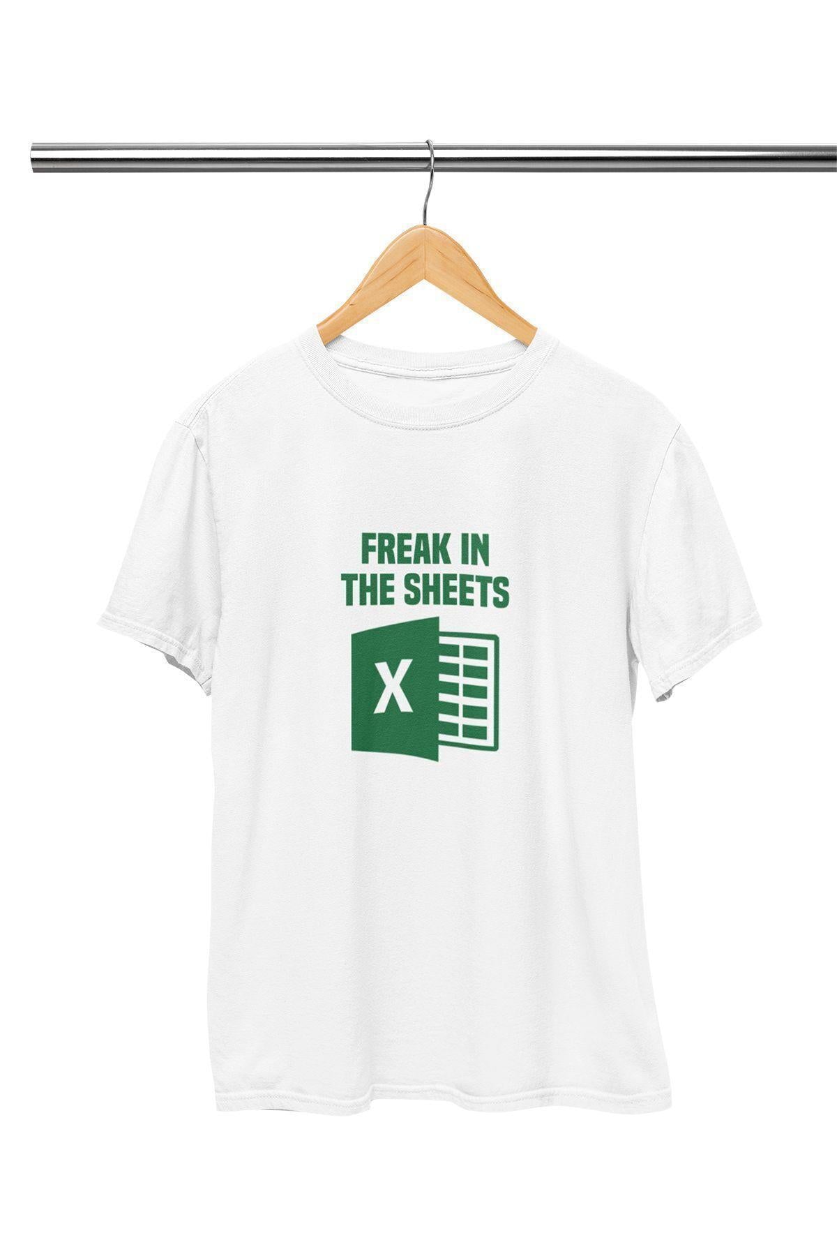 Freak In The Sheet Excel Baskılı Muhasebe Hediyelik Eğlenceli Beyaz Unisex T-Shirt