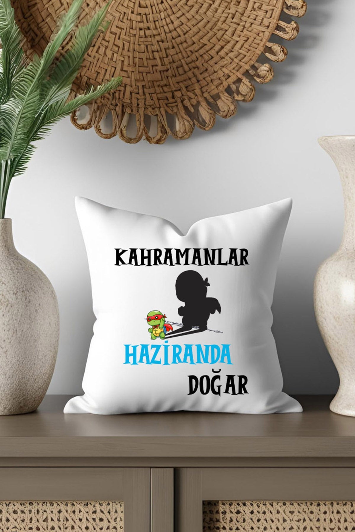 kahramanlar-bu-ayda-dogar-baskili-es,-sevgili,-arkadas-baba-hediyelik-saten-mini-dekoratif-yastik