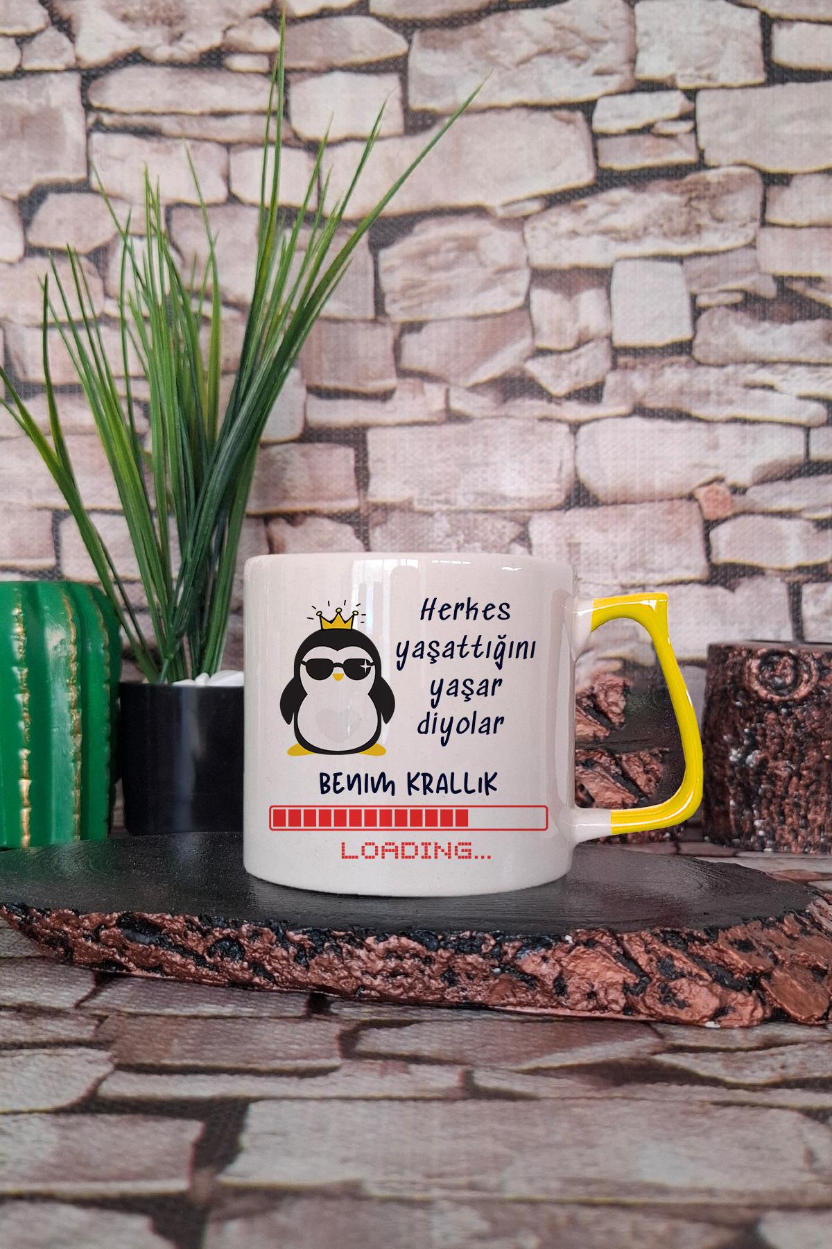 Herkes Yaşattığını Yaşar Diyolar Baskılı Komik Hediyelik Renkli Kulplu Fincan-Kupa Bardak