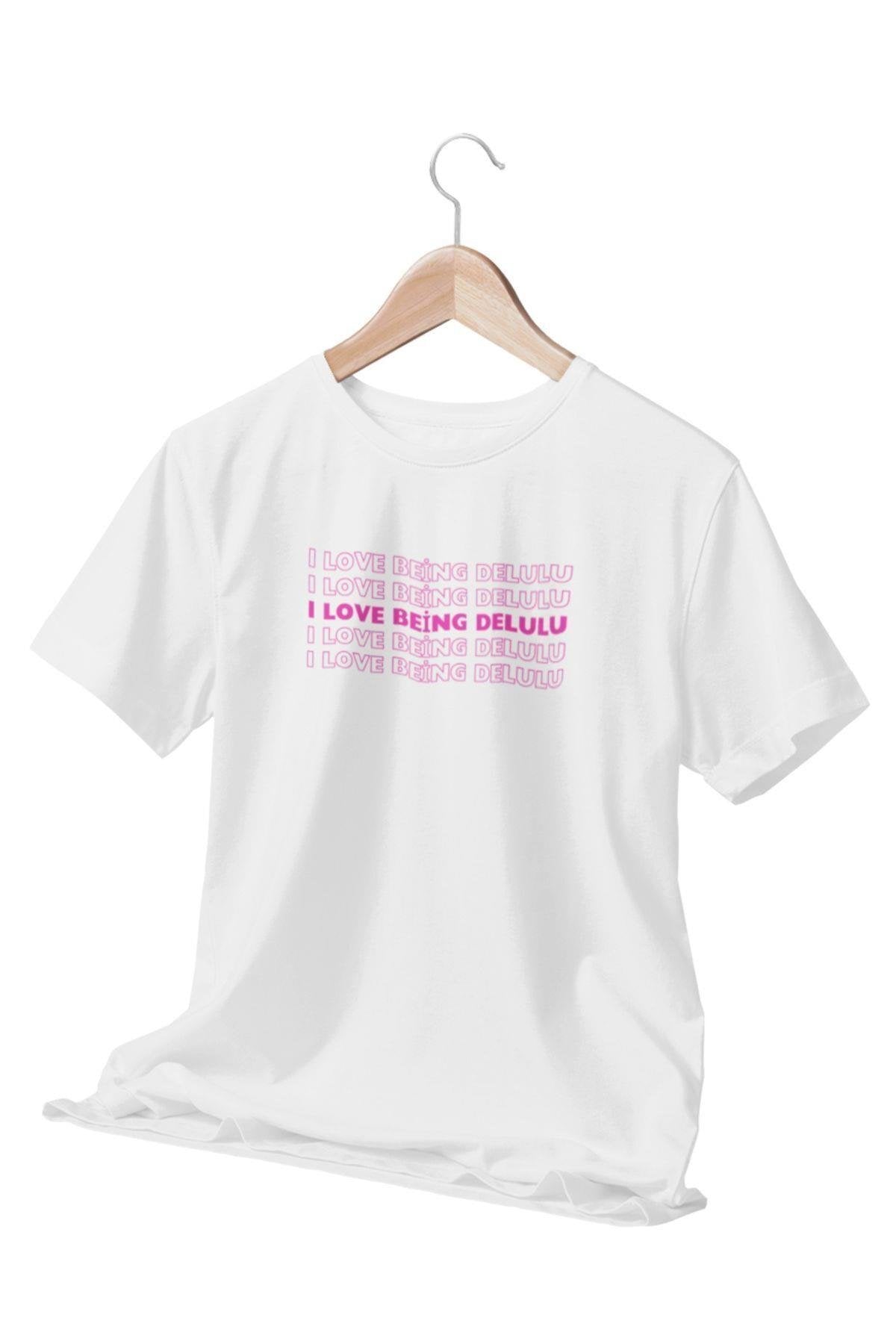 I Love Being DELULU Temalı Beyaz T-Shirt