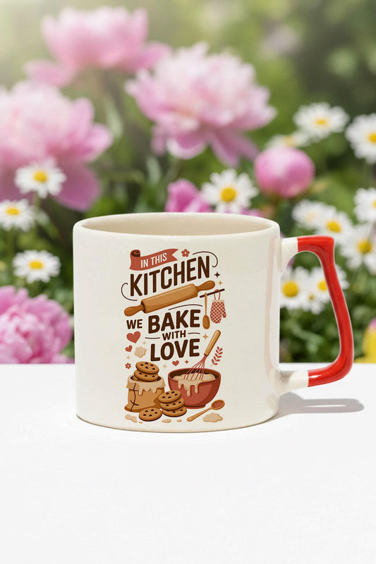 In This Kitchen Baskılı Kırmızı D Kulplu Kupa Bardak