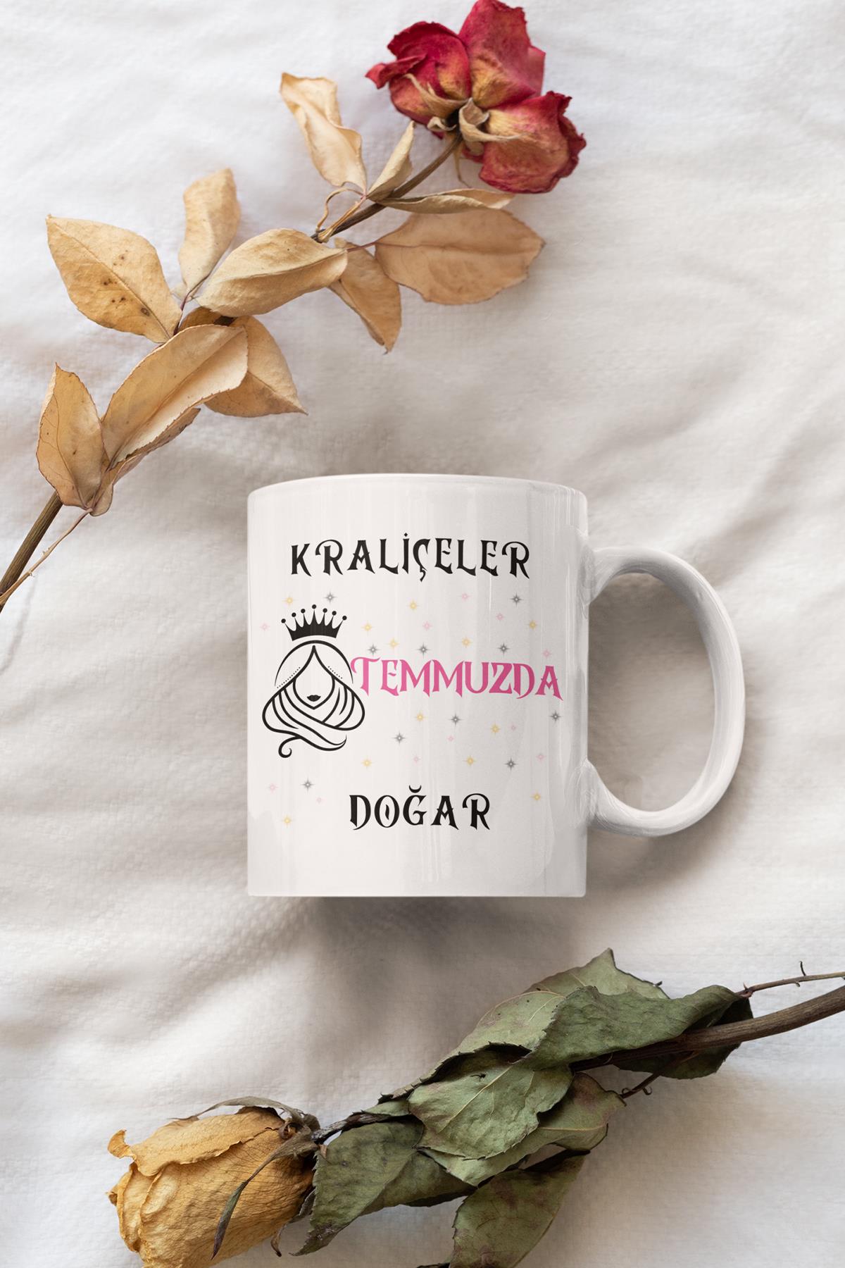 Kırmızı Kraliçeler Ocakta Doğar Baskılı Doğum Günü Özel Gün Arkadaş, Sevgiliye Hediyelik Beyaz Kupa Bardak