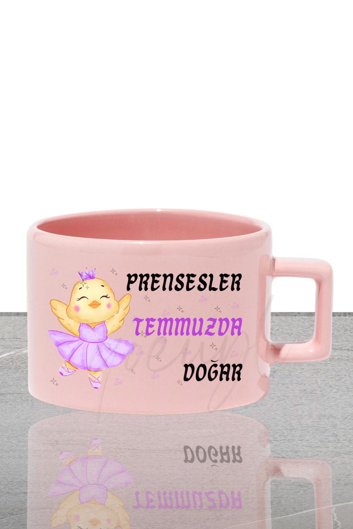 Prensesler Ocakta Doğar Baskılı Hediyelik Dikdörtgen Kulplu Pastel Pembe Fincan / Kupa Bardak