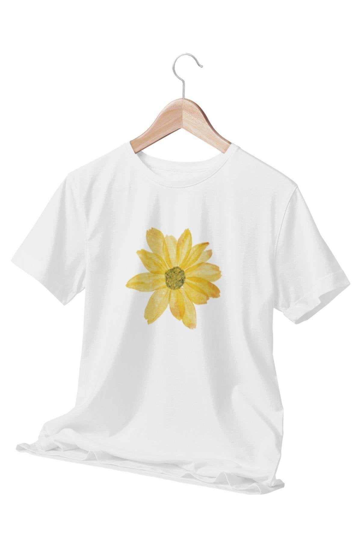 Sarı Çiçek Baskılı Beyaz Kadın T-shirt