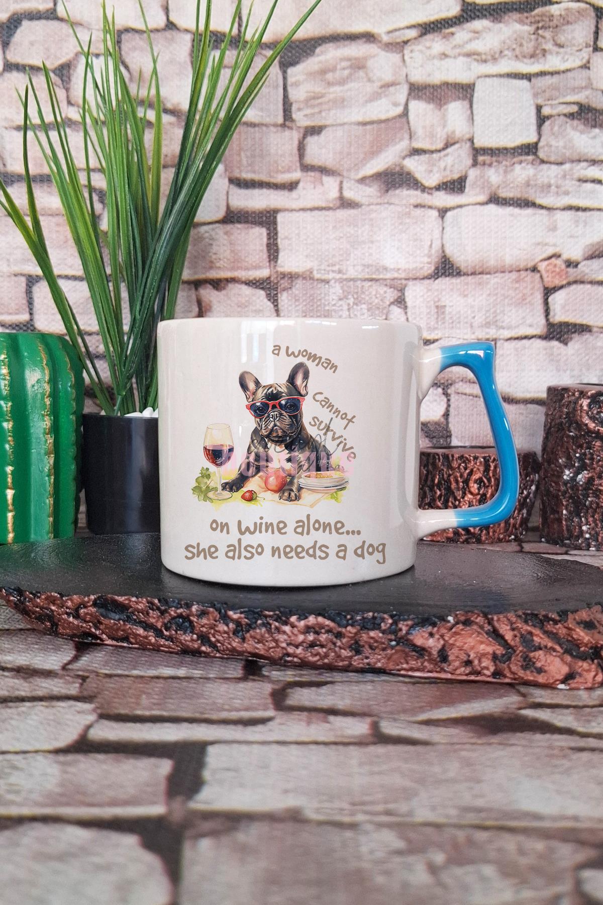 She Lived With Her Dog Baskılı Köpeksever Hediyelik Kulplu Kupa Bardak