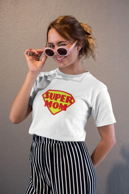 Super Mom Baskılı Anneler Günü Doğum Günü Özel Gün Eğlenceli Hediyelik Beyaz Unisex T-Shirt