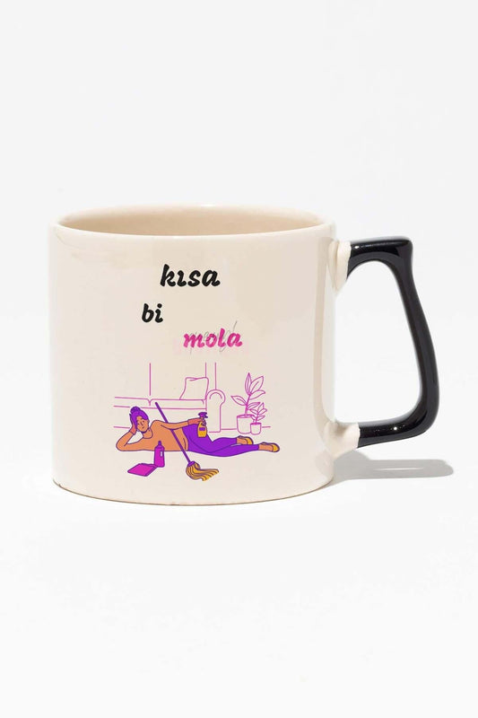 Temizliğe Kısa Bi Mola Eğlenceli Hediyelik Beyaz Baskılı Siyah Kulplu Modern Seramik Kupa