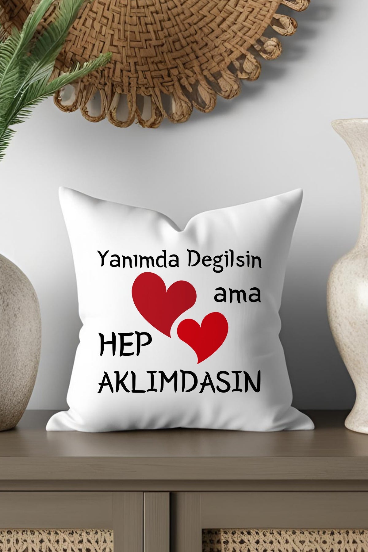 yanimda-degilsin-ama-aklimdasin-kalp-baskili-es-sevgili-arkadas-hediye-saten-mini-dekoratif-yastik